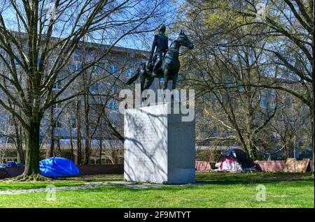 Washington, DC - 3. Apr 2021: Reiterstatue von Bernardo de Galvez im Foggy Bottom Viertel von Washington, DC. Stockfoto