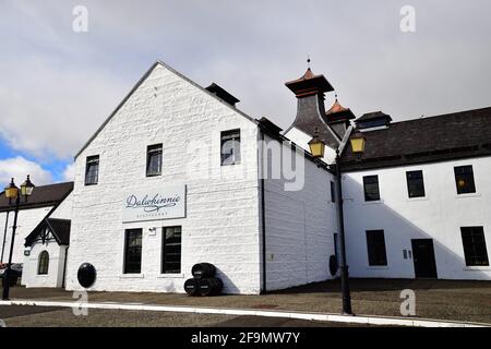 Dalwhinnie, Schottland, Vereinigtes Königreich. Die Dalwhinnie Distillery in den Highlands von Schottland. Stockfoto