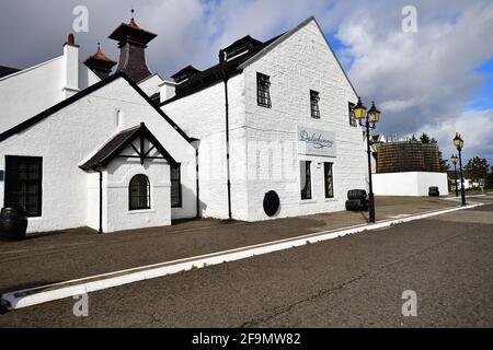 Dalwhinnie, Schottland, Vereinigtes Königreich. Die Dalwhinnie Distillery in den Highlands von Schottland. Stockfoto