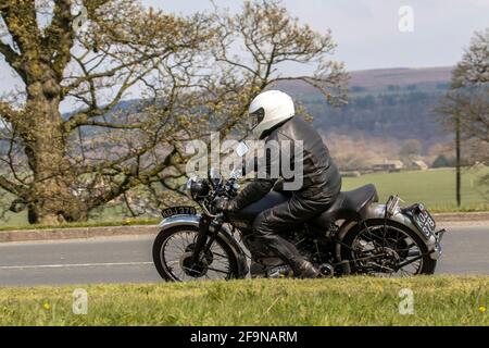 1950 Vincent HRD 1000cc Motorrad; Klassisches Motorrad, geschätztes Veteranenmotorrad, restaurierter alter Timer, Sammlermotoren, Vintage-Erbe, alt erhalten, Sammlerstück restauriert Transport fahren in Großbritannien Stockfoto