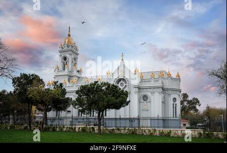 Die bulgarisch-orthodoxe St.-Stephans-Kirche oder auch bekannt als Eiserne Kirche oder Sveti Stefan in Istanbul, Türkei, Balat District. Stockfoto