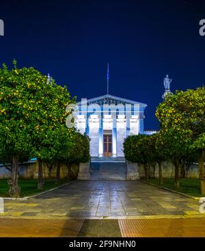 Akademie von Athen bei Nacht, Griechenland Stockfoto
