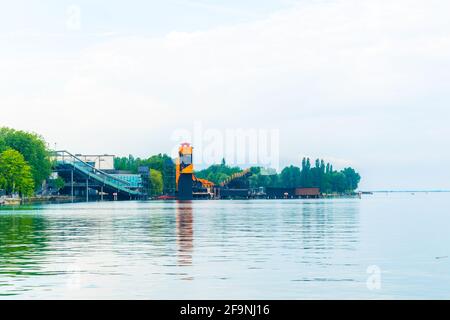 Blick auf die schwimmende Bühne am Bodensee in Bregenz, Österreich. Stockfoto