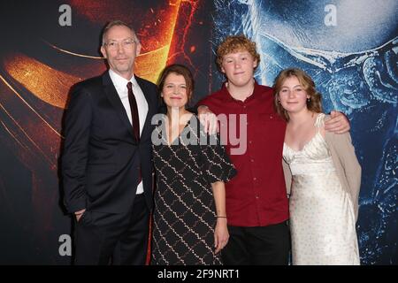 20. April 2021: Simon MCQUOID, Direktor der FIM, und Gäste, nehmen an der Sydney-Premiere von „Mortal Kombat“ im Hoyts Entertainment Quarter am 20. April 2021 in Sydney, NSW, Australien Teil (Bild: © Christopher Khoury/Australian Press Agency via ZUMA Wire) Stockfoto