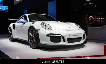 Ein Bild des Porsche 911 GT3 RS, aufgenommen in einem Autogeschäft in Berlin. Stockfoto