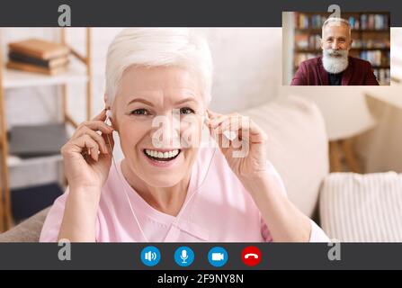 Senior man and Woman having Video Call, POV Screenshot Stockfoto