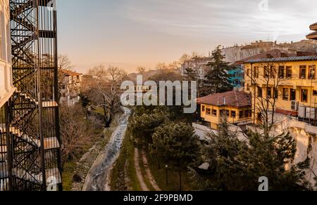 Traditionelle osmanische Architektur in der Stadt Bursa, Türkei Stockfoto