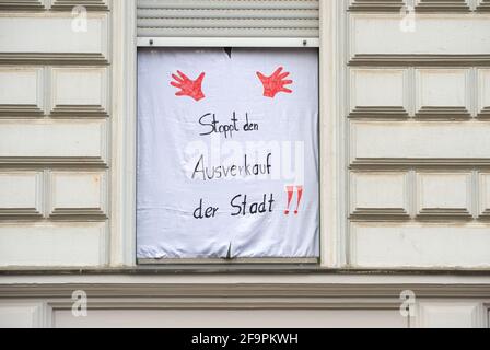 07.12.2020, Berlin, Berlin, Deutschland - Mitte - Mieter protestieren gegen den Verkauf von Mietwohnungen und den Verkauf der Stadt. 0CE201207D002CAROEX.J Stockfoto