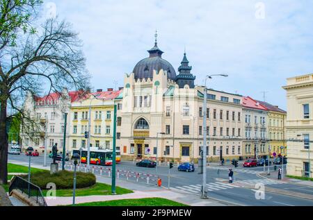 Prächtiges Gebäude der Synagoge in der tschechischen Stadt hradec kralove Stockfoto