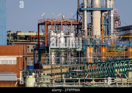 24.03.2021, Leverkusen, Nordrhein-Westfalen, Deutschland - Bayer Chempark Leverkusen, Standort am Rhein, ein Drittel der gesamten chemischen Produktion in Stockfoto