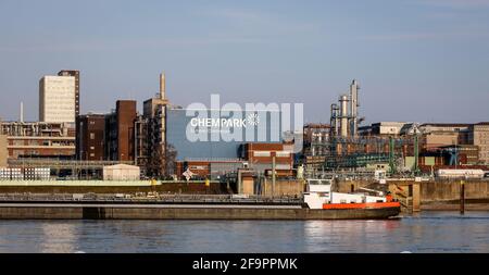 24.03.2021, Leverkusen, Nordrhein-Westfalen, Deutschland - Bayer Chempark Leverkusen, Standort am Rhein, ein Drittel der gesamten chemischen Produktion in Stockfoto