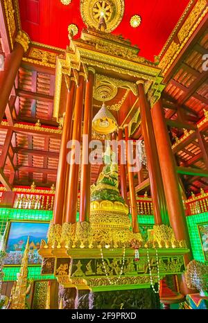 CHIANG RAI, THAILAND - 11. MAI 2019: Die Emerald Buddha Kopie oder das Phra Yok Chiang Rai Bild in Ucosot des Wat Phra Kaew Tempels, am 11. Mai in Chiang R Stockfoto