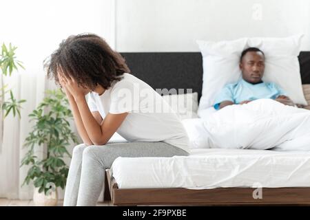 Familienprobleme, Streit während der Selbstisolation bei covid-19 Quarantäne Stockfoto