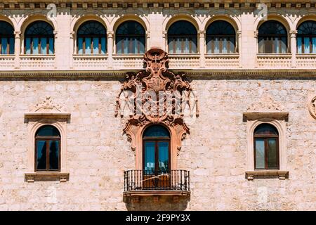 Erzbischöflicher Palast in Alcala de Henares. Historischer Ort des ersten Interviews von Isabel I. von Castilla und Cristobal Colon Stockfoto