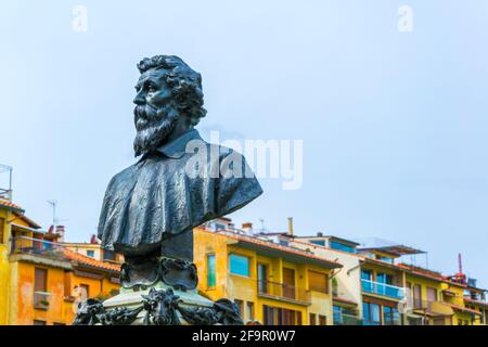 Statue von Benvenuto Cellinis auf der ponte vecchio Stockfoto