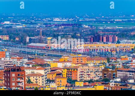 Luftaufnahme des bahnhofs bologna centrale in italien. Stockfoto