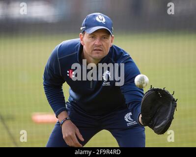 Edinburgh, Midlothian, Großbritannien. , . Das schottische Cricket-Team von menÕs beginnt wieder mit dem Training, da die Einschränkungen von Covid allmählich lockern. Foto zeigt: Cheftrainer der schottischen Cricket-Mannschaft, Shane Burger. Quelle: Ian Jacobs/Alamy Live News Stockfoto