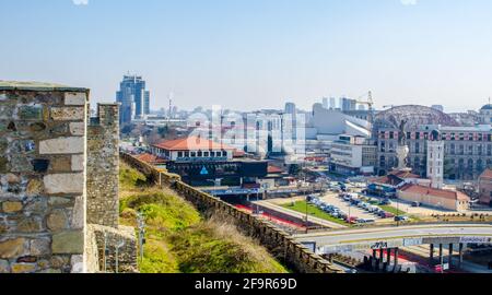 Luftaufnahme der mazedonischen Hauptstadt skopje von der Kaale-Festung. Stockfoto