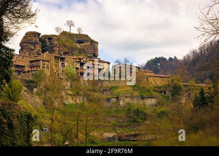 Blick auf das Gebiet der Stadt Ruppit, wo sich das Schloss auf den Felsen der ​​the befand. Ruppit, Katalonien, Spanien Stockfoto