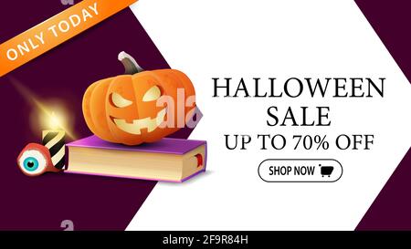Halloween-Verkauf, bis zu 50 Rabatt, moderne Rabatt-Banner für Ihre Website mit großem Pfeil auf Hintergrund, Spell Book und Kürbis Jack Stockfoto