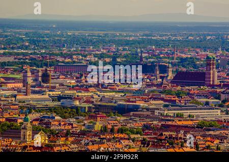 Luftaufnahme des historischen Zentrums von münchen aus Die Spitze des olympia-Turms Stockfoto