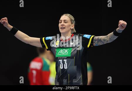 Hamm, Deutschland. 2021. Apr 04. firo: 20/2021 Handball: Frauen Frauen Landerspiel WM Qualifikation DHB Frauen Nationalmannschaft Deutschland - Portugal Jubel, Goaljubel, Geste, Geste, Luisa Schulze Quelle: dpa/Alamy Live News Stockfoto