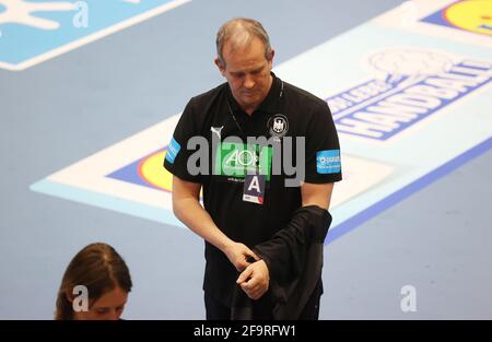 Hamm, Deutschland. 20. Apr 2021. firo: 04/20/2021 Handball: Frauen Frauen Landerspiel WM Qualifikation DHB Frauen Nationalmannschaft Deutschland - Portugal Gesture, Gesture, Henk Groener, zur weltweiten Nutzung Quelle: dpa/Alamy Live News Stockfoto