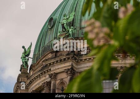 13. Mai 2019 Berlin, Deutschland - Details der Fassade des Berliner Doms in der historischen Stadt Berlin in Deutschland. Stockfoto