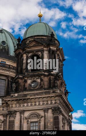 13. Mai 2019 Berlin, Deutschland - Details der Fassade des Berliner Doms in der historischen Stadt Berlin in Deutschland. Stockfoto