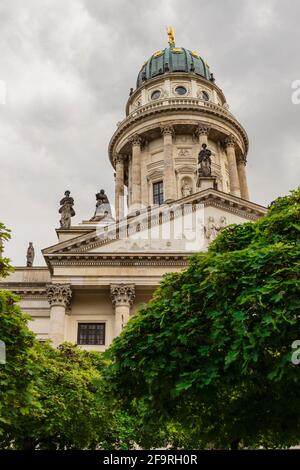 13. Mai 2019 Berlin, Deutschland - Französische Kirche am Gendarmenmarkt in Berlin, Deutschland. Stockfoto