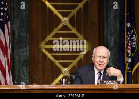 WASHINGTON, DC - 20. APRIL: Vorsitzender des Ausschusses für die Haushaltsmittel des Senats, Sen. Patrick Leahy, D-Vt., spricht während einer Anhörung des Senats-Haushaltsausschusses, um den amerikanischen Beschäftigungsplan zu untersuchen, der sich auf Infrastruktur, Klimawandel und Investitionen in die Zukunft unseres Landes konzentriert, am Dienstag, den 20. April 2021 auf dem Capitol Hill in Washington, DC. (Foto von Oliver Contreras/Pool/Sipa USA) Stockfoto