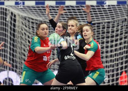 Hamm, Deutschland. 2021. Apr 04. firo: 20/2021 Handball: Frauen Frauen Landerspiel WM Qualifikation DHB Frauen Nationalmannschaft Deutschland - Portugal Duelle, Duell, Marlene Zapf Quelle: dpa/Alamy Live News Stockfoto