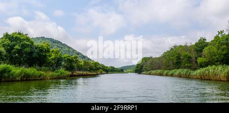 Der Fluss Ropotamo in bulgarien ist einer der beliebtesten Touristenattraktion in burgas, besonders für Flusskreuzfahrten Das Erreichen einer Mündung der BL Stockfoto