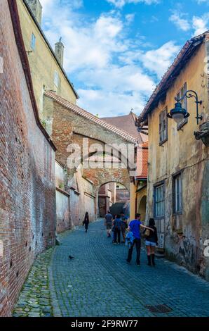 Architektur in Sibiu Siebenbürgen - Pasajul Scarilor - die Treppe Durchgang auf der alten Wandbefestigung Stockfoto