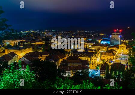 Luftpanorama des romantischen mittelalterlichen Stadtzentrums von Ljubljana, der Hauptstadt Sloweniens Stockfoto