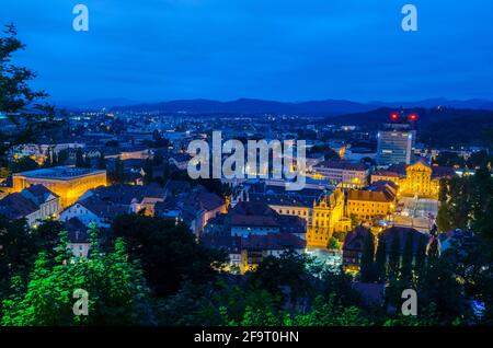 Luftpanorama des romantischen mittelalterlichen Stadtzentrums von Ljubljana, der Hauptstadt Sloweniens Stockfoto