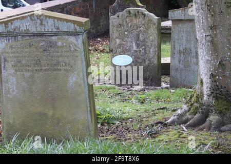 Schottland, Ayrshire, Mauchline Church, Graveyard, 16. April 2021. Markierte Gräber mit Verbindungen zu Robert Burns Stockfoto