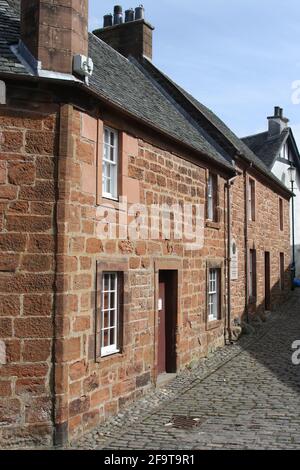 Scotland, Ayrshire, Mauchline,16. April 2021. Burns House & Museum, Castle Street. Geschlossene Mitteilungen an der Tür wegen Coronavirus Stockfoto