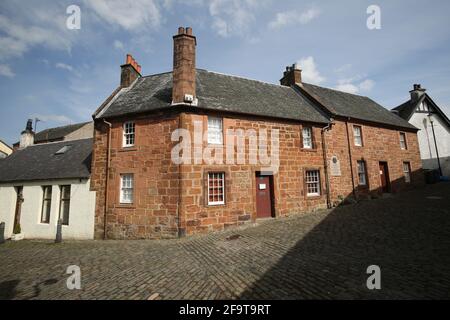 Scotland, Ayrshire, Mauchline,16. April 2021. Burns House & Museum, Castle Street. Geschlossene Mitteilungen an der Tür wegen Coronavirus Stockfoto