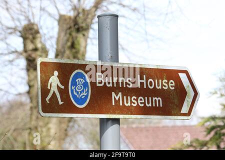 Scotland, Ayrshire, Mauchline,16. April 2021. Burns House & Museum, Castle Street. Schild zum Burns House Museum Stockfoto