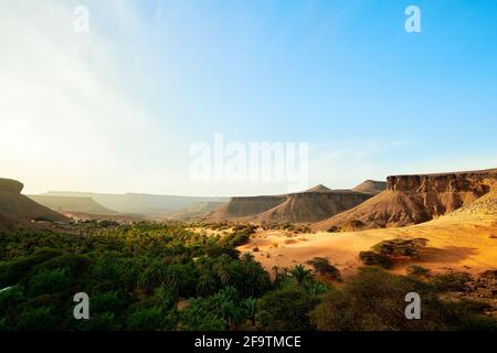 Sonnenuntergang in der Oase Terjit in der mauretanischen Sahara Stockfoto