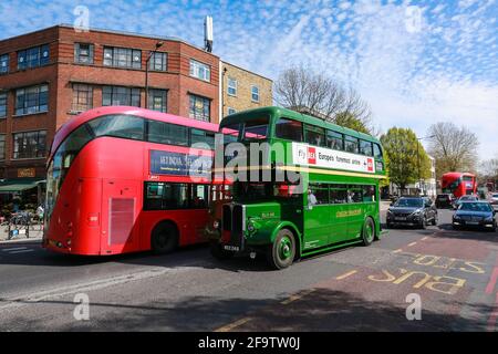 London, Großbritannien. 18. April 2021. Event LT RLHs 50 Jahre später - Vintage Doppeldeckelbus in Clapton. Quelle: Waldemar Sikora Stockfoto