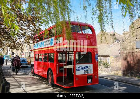 London, Großbritannien. 18. April 2021. Event LT RLHs 50 Jahre später - Vintage Doppeldeckelbus in Clapton. Quelle: Waldemar Sikora Stockfoto