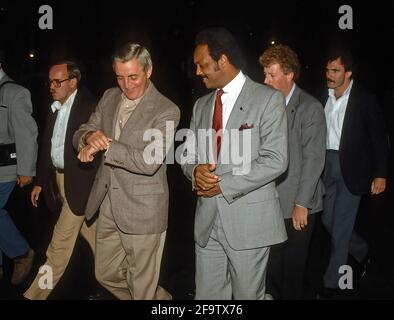 Washington DC, USA, September 29,1984 der ehemalige US-Vizepräsident Walter Mondale, der Kandidat des demokratischen Präsidenten mit Reverend Jesse Jackson, der Anfang des Jahres aus dem Rennen um den Präsidenten ausfiel und Mondale seine Unterstützung zuwarf Stockfoto