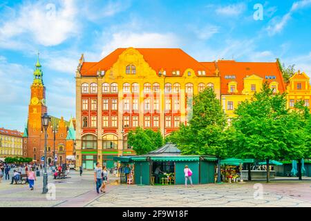 BRESLAU, POLEN, 28. MAI 2017: Bunte Häuser am Plac Solny Platz im Zentrum von Breslau, Polen Stockfoto