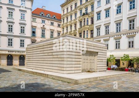 WIEN, ÖSTERREICH, JUNI 2016: Holocaust-Mahnmal auf dem judenplatz in Wien, Österreich. Stockfoto