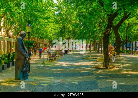 BRATISLAVA, SLOWAKEI, 28. MAI 2016: Statue von Hans Christian Andersen auf dem hviezdoslav-Platz in Bratislava Stockfoto