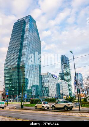 MAILAND, ITALIEN, 13. MÄRZ 2016: Blick auf die Wolkenkratzer eines Geschäftszentrums im viertel porta nuova in mailand, italien. Stockfoto