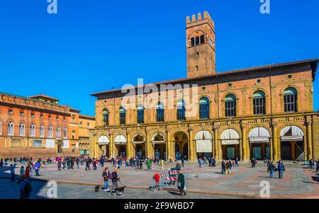 BOLOGNA, ITALIEN, 17. MÄRZ 2016: Blick auf den palast podesta in der italienischen Stadt bologna Stockfoto