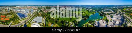 MÜNCHEN, 20. AUGUST 2015: Luftaufnahme des olympiaparks in der deutschen Stadt münchen, wo um 1972 Uhr die olympischen Spiele stattfanden. Stockfoto